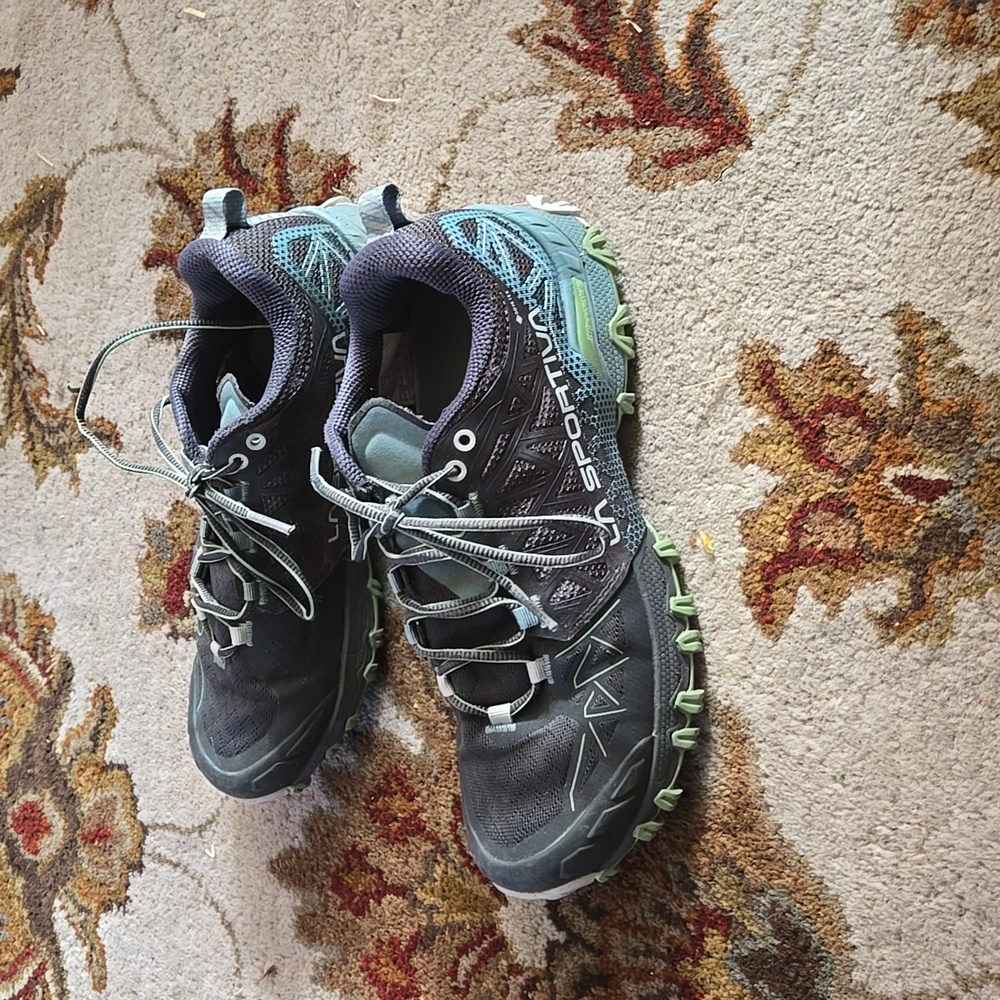 Women's size 7.5 LA Sportiva Shoes 1A - Picture 2 of 7